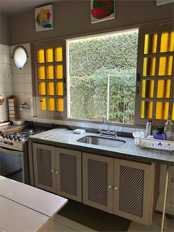 Casa venda Alphaville 3, 2 quartos, 1 suíte, 2 salas, 6 vagas