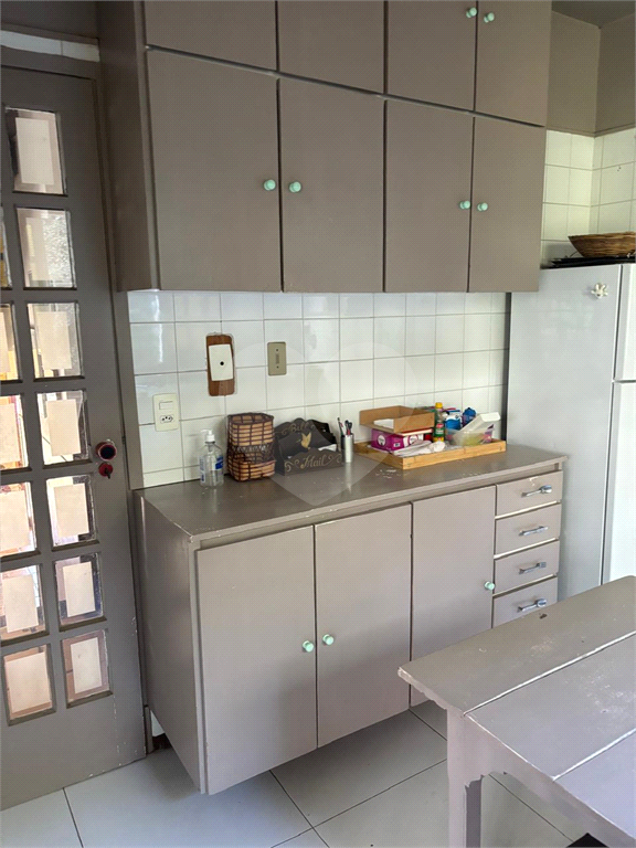 Casa venda Alphaville 3, 2 quartos, 1 suíte, 2 salas, 6 vagas