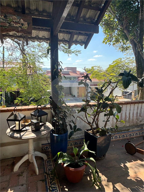Casa venda Alphaville 3, 2 quartos, 1 suíte, 2 salas, 6 vagas