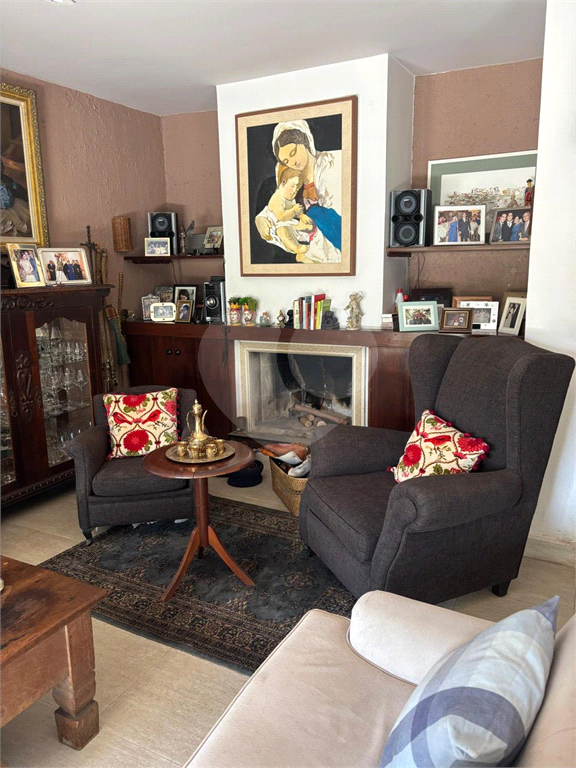 Casa venda Alphaville 3, 4 quartos, 2 suítes, 2 salas, 6 vagas