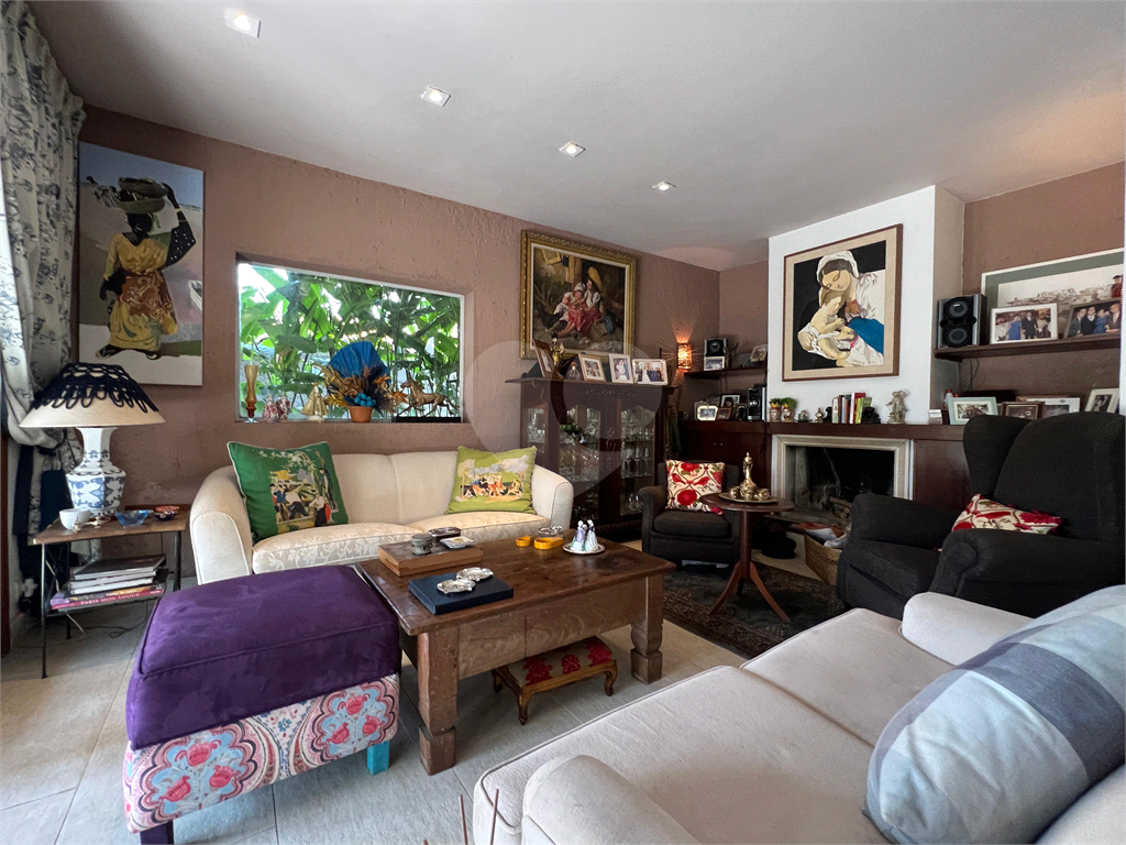 Casa venda Alphaville 3, 4 quartos, 2 suítes, 2 salas, 6 vagas