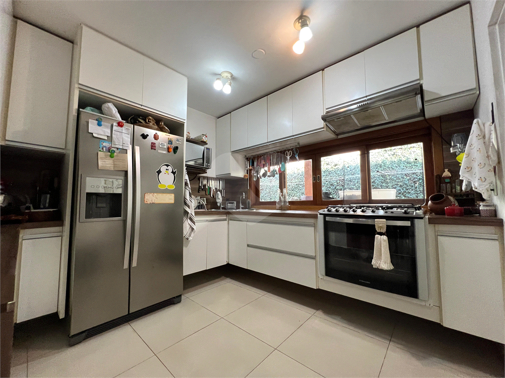 Casa venda Alphaville 3, 4 quartos, 2 suítes, 2 salas, 6 vagas