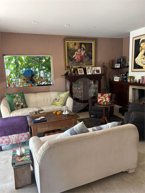 Casa venda Alphaville 3, 4 quartos, 2 suítes, 2 salas, 6 vagas
