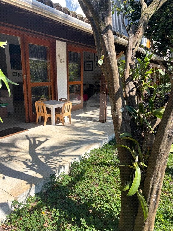 Casa venda Alphaville 3, 4 quartos, 2 suítes, 2 salas, 6 vagas