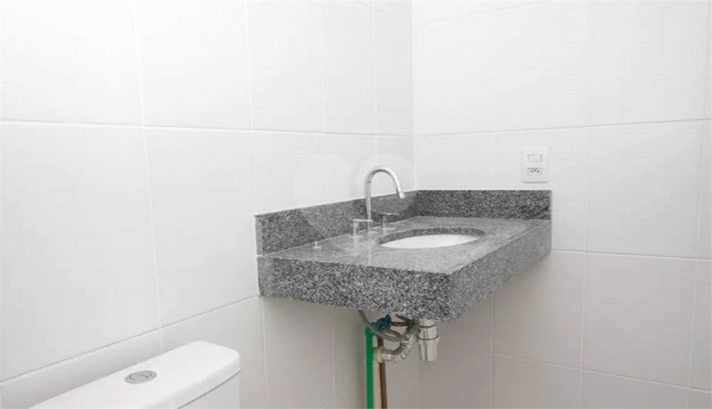 APARTAMENTO em VILA ROSÁLIA