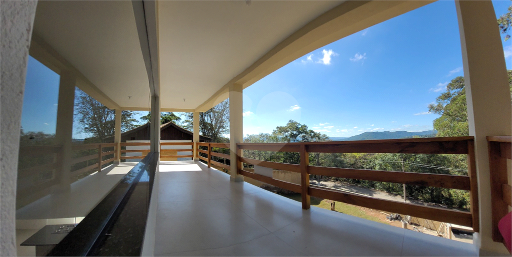 Casa de Condomínio à venda com 4 quartos, 350m² - Foto 2