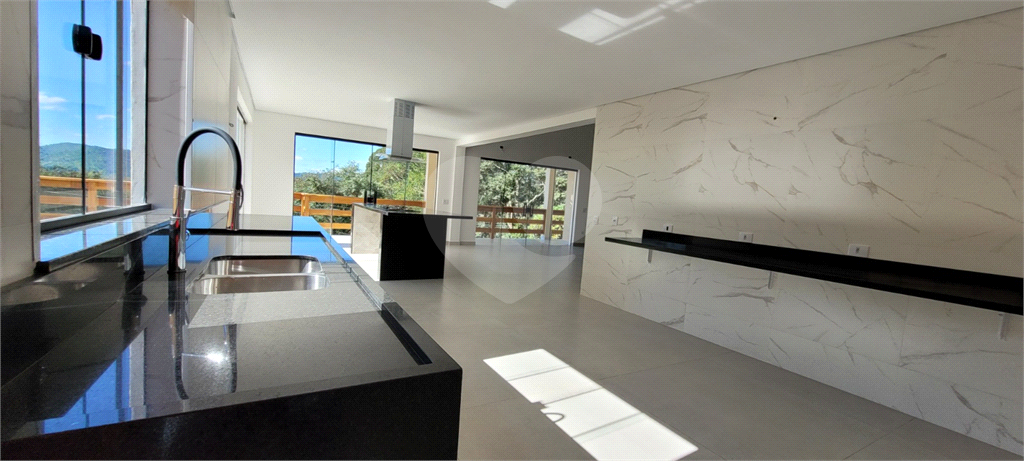 Casa de Condomínio à venda com 4 quartos, 350m² - Foto 31
