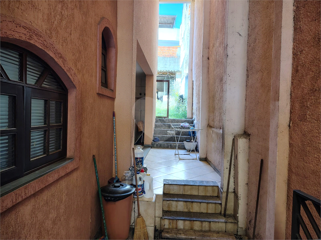 Casa ampla com 515m², 3 suítes, 10 vagas e área gourmet