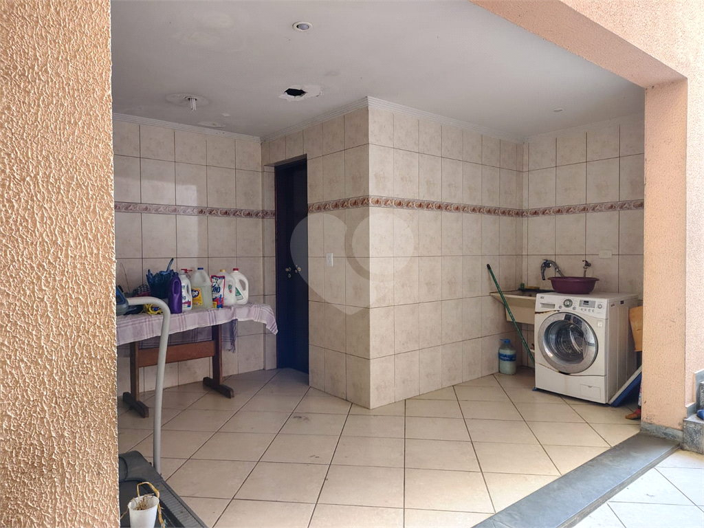 Casa ampla com 515m², 3 suítes, 10 vagas e área gourmet