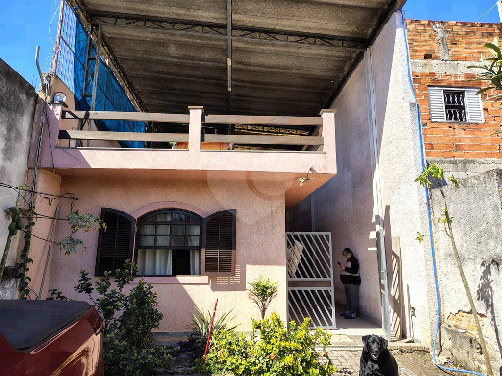 Casa ampla com 515m², 3 suítes, 10 vagas e área gourmet