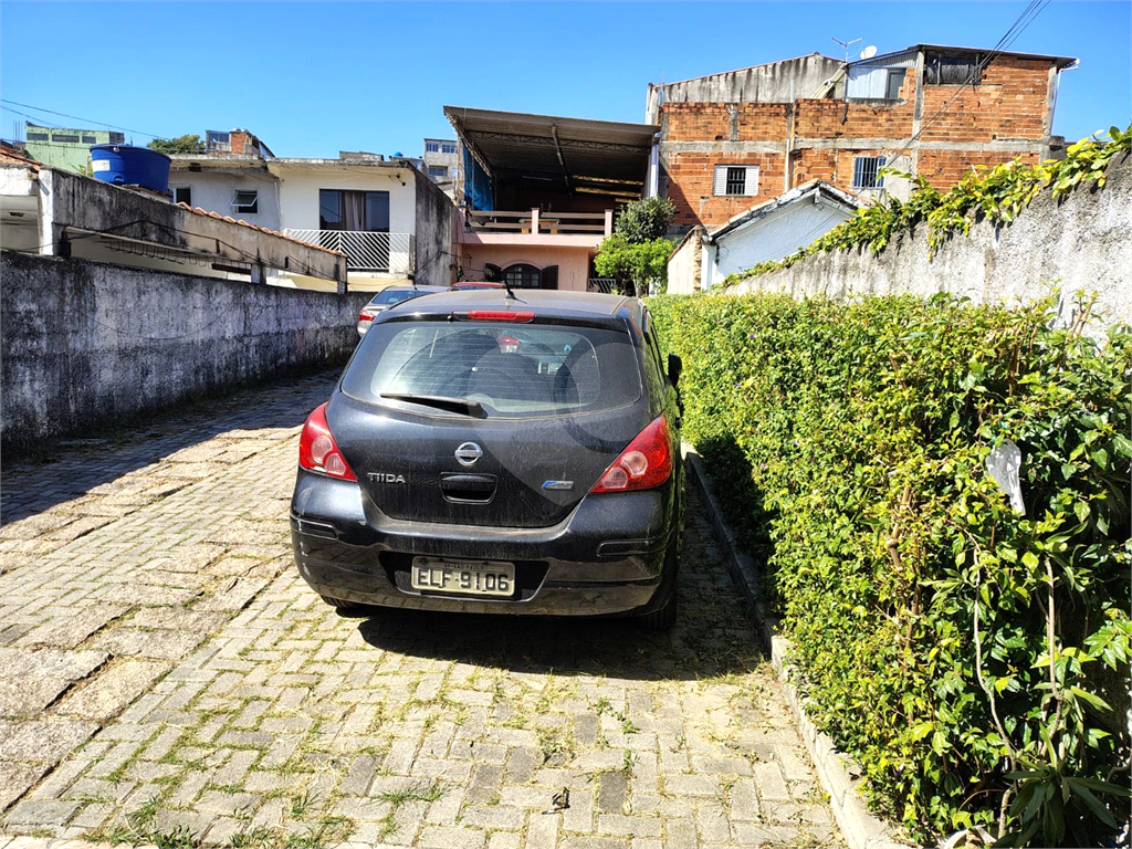 Casa ampla com 515m², 3 suítes, 10 vagas e área gourmet