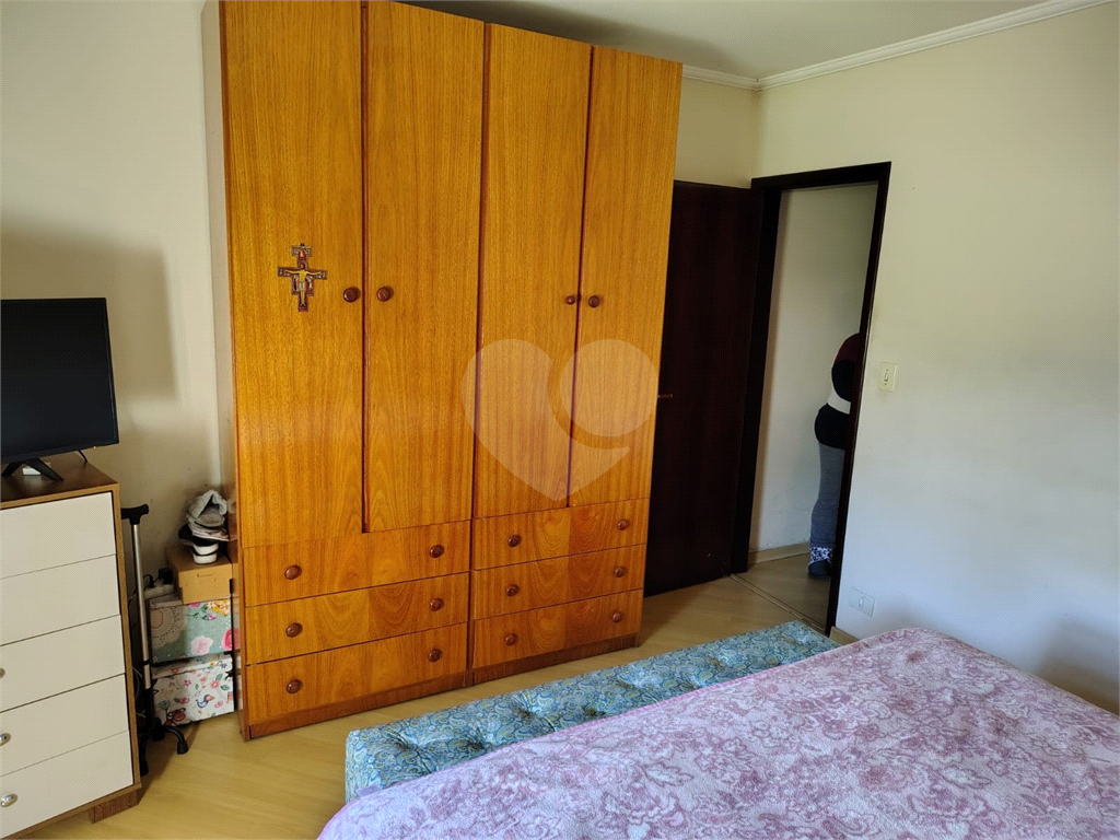 Casa ampla com 515m², 3 suítes, 10 vagas e área gourmet