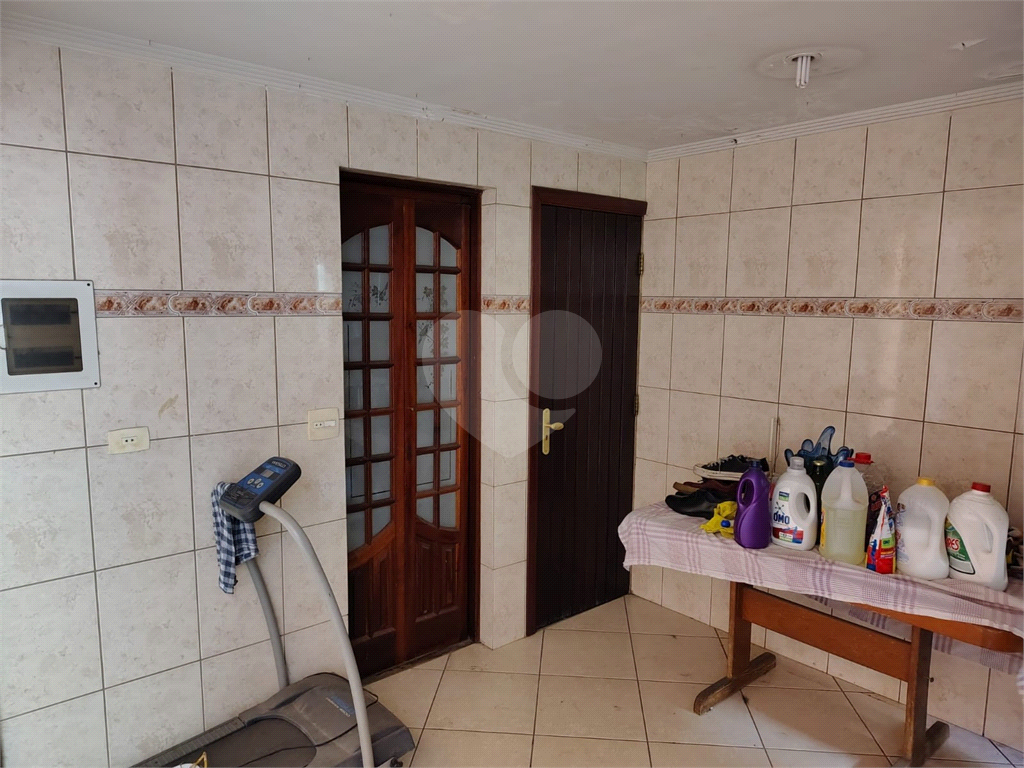 Casa ampla com 515m², 3 suítes, 10 vagas e área gourmet