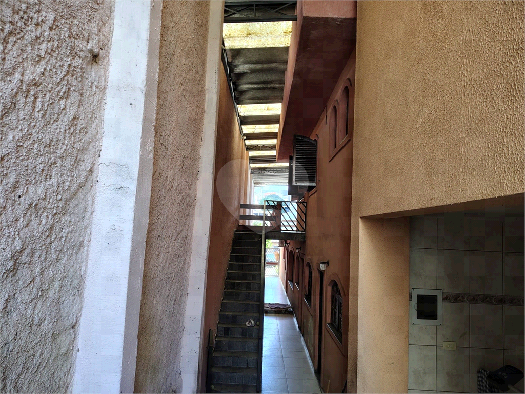 Casa ampla com 515m², 3 suítes, 10 vagas e área gourmet