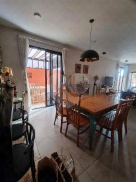 Casa à venda com 3 quartos, 254m² - Foto 7