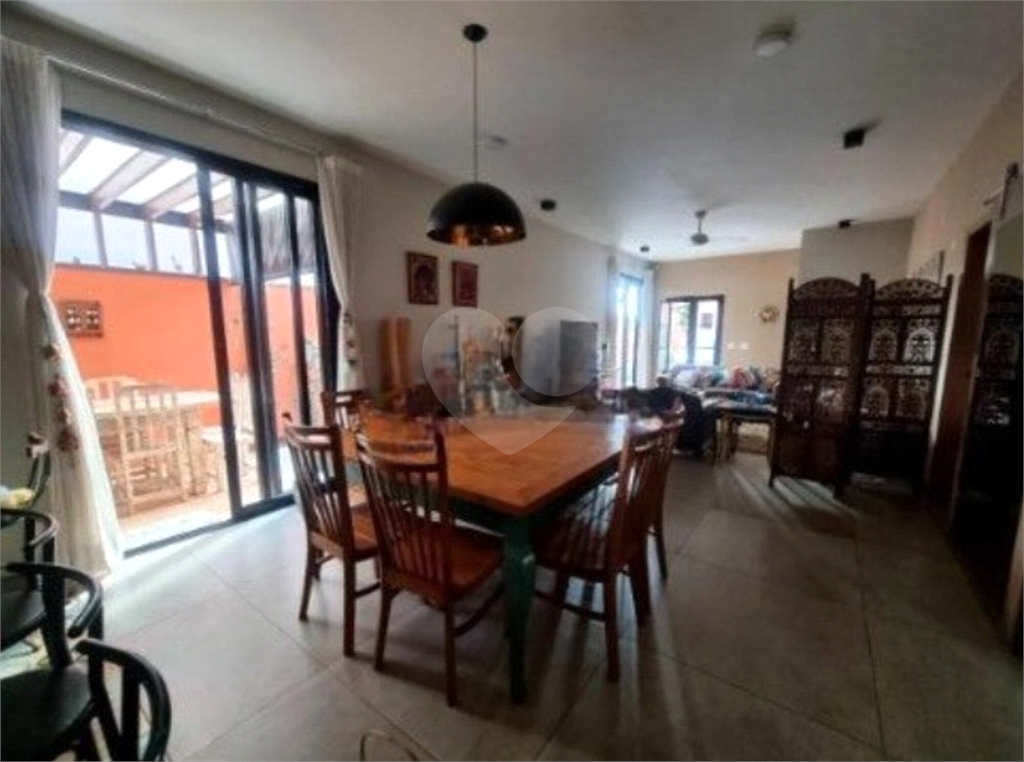 Casa à venda com 3 quartos, 254m² - Foto 8