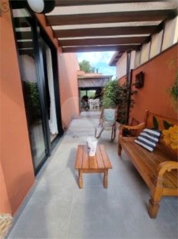 Casa à venda com 3 quartos, 254m² - Foto 4