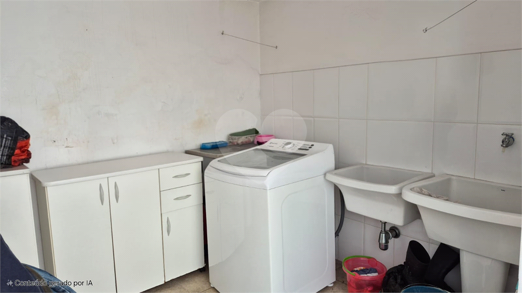 Sobrado no bairro de Mirandópolis com 3 quartos sendo 1 suíte - edícula - 2 vagas de garagem