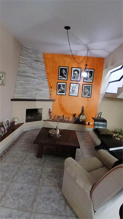 Sobrado à Venda em Socorro/SP | 379 m² | 4 Dormitórios | 2 Suítes | 4 Vagas de Garagem