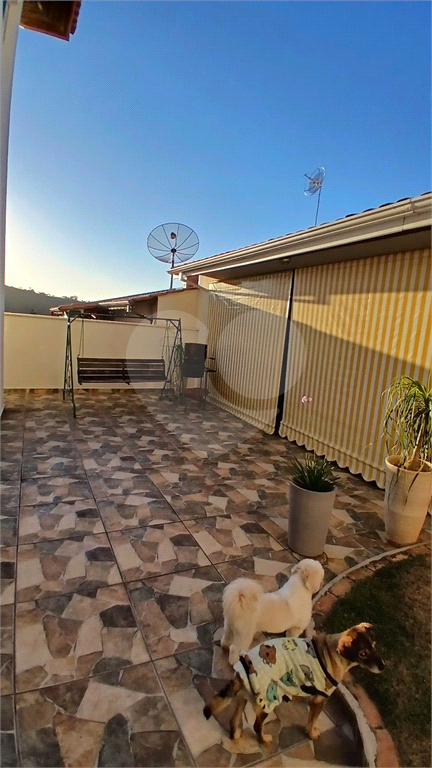 Sobrado à Venda em Socorro/SP | 379 m² | 4 Dormitórios | 2 Suítes | 4 Vagas de Garagem