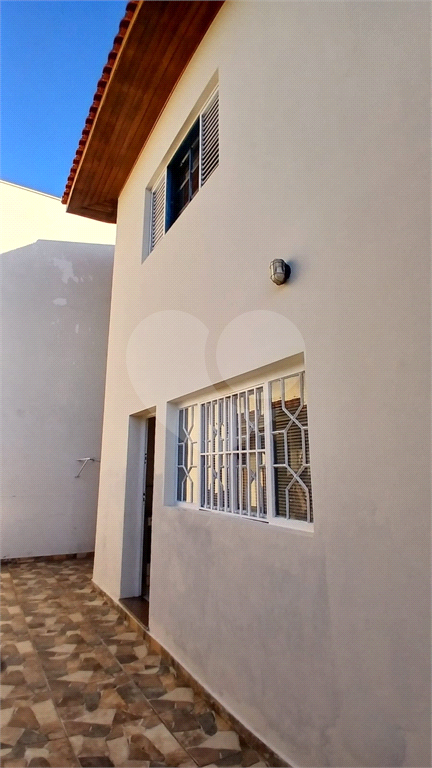 Sobrado à Venda em Socorro/SP | 379 m² | 4 Dormitórios | 2 Suítes | 4 Vagas de Garagem