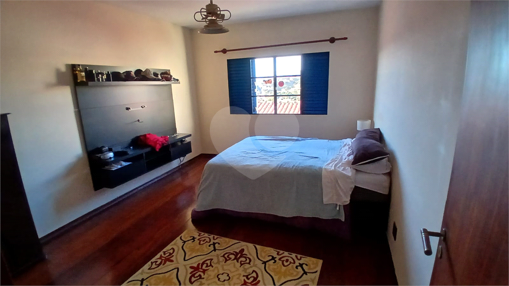 Sobrado à Venda em Socorro/SP | 379 m² | 4 Dormitórios | 2 Suítes | 4 Vagas de Garagem