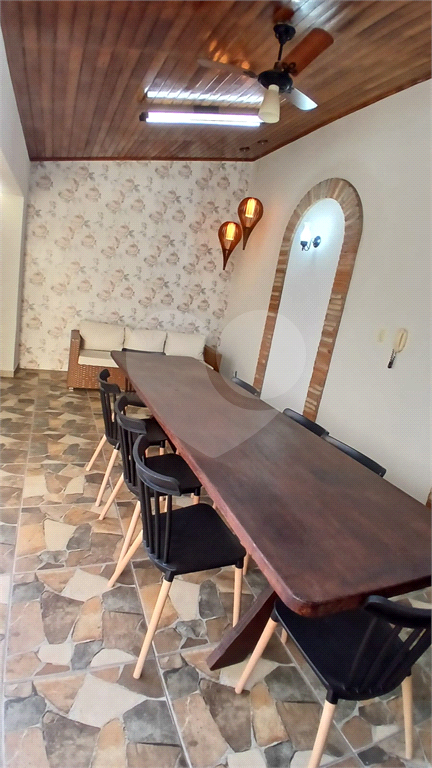 Sobrado à Venda em Socorro/SP | 379 m² | 4 Dormitórios | 2 Suítes | 4 Vagas de Garagem