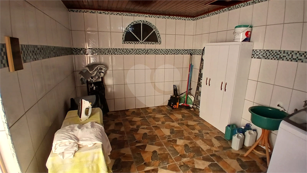 Sobrado à Venda em Socorro/SP | 379 m² | 4 Dormitórios | 2 Suítes | 4 Vagas de Garagem
