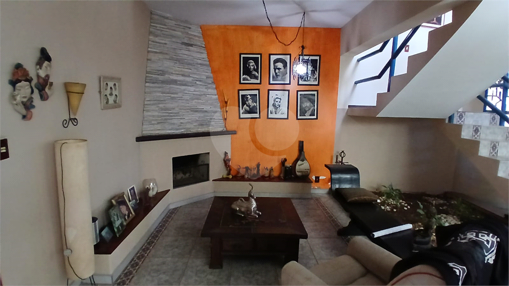 Sobrado à Venda em Socorro/SP | 379 m² | 4 Dormitórios | 2 Suítes | 4 Vagas de Garagem