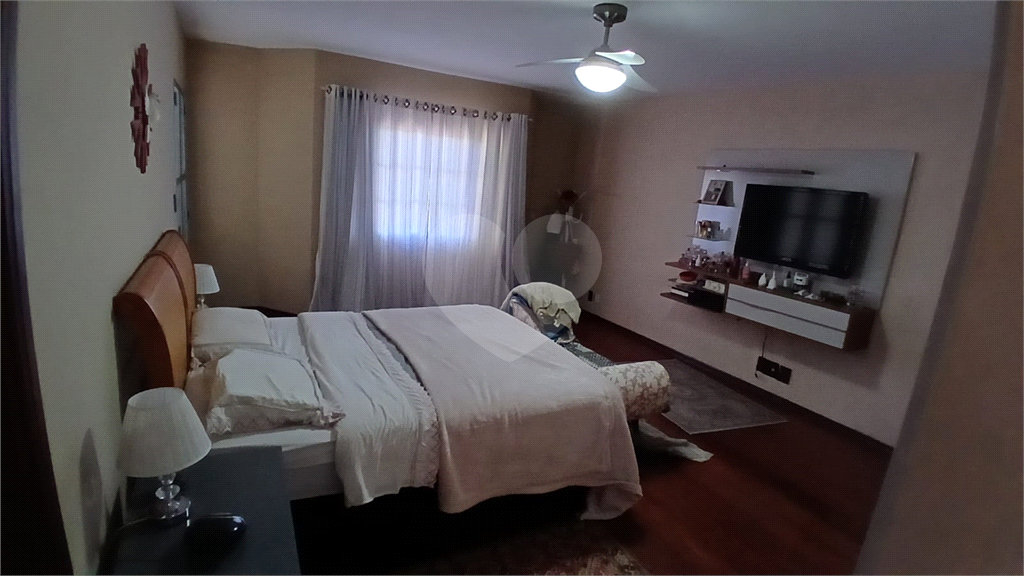 Sobrado à Venda em Socorro/SP | 379 m² | 4 Dormitórios | 2 Suítes | 4 Vagas de Garagem