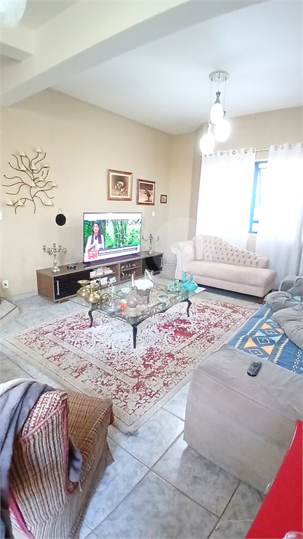Sobrado à Venda em Socorro/SP | 379 m² | 4 Dormitórios | 2 Suítes | 4 Vagas de Garagem