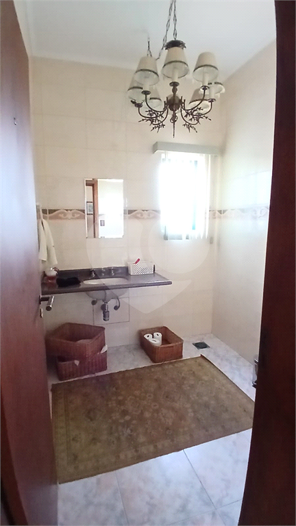 Sobrado à Venda em Socorro/SP | 379 m² | 4 Dormitórios | 2 Suítes | 4 Vagas de Garagem