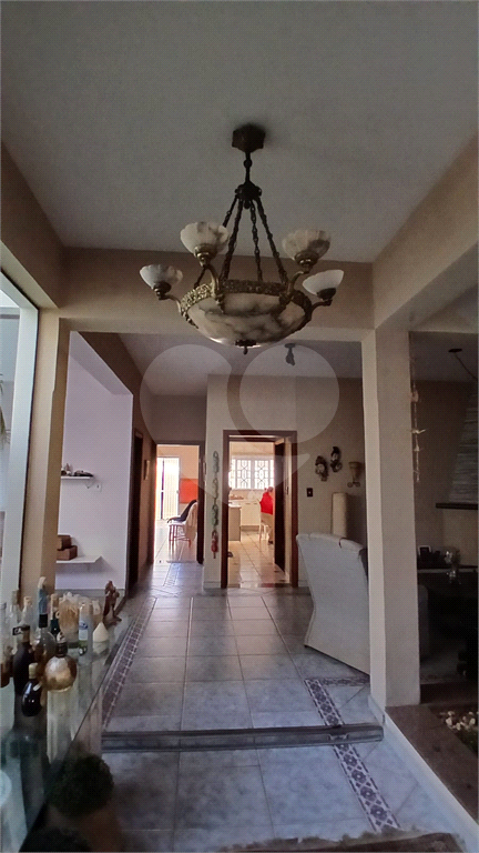 Sobrado à Venda em Socorro/SP | 379 m² | 4 Dormitórios | 2 Suítes | 4 Vagas de Garagem