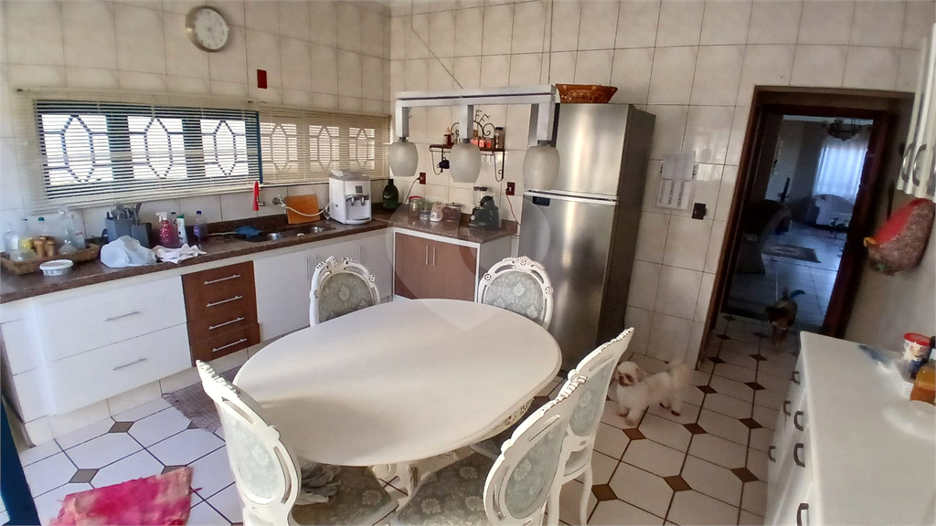 Sobrado à Venda em Socorro/SP | 379 m² | 4 Dormitórios | 2 Suítes | 4 Vagas de Garagem