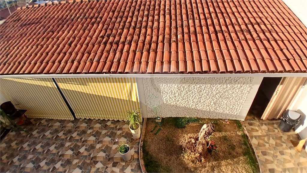 Sobrado à Venda em Socorro/SP | 379 m² | 4 Dormitórios | 2 Suítes | 4 Vagas de Garagem