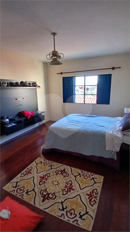 Sobrado à Venda em Socorro/SP | 379 m² | 4 Dormitórios | 2 Suítes | 4 Vagas de Garagem