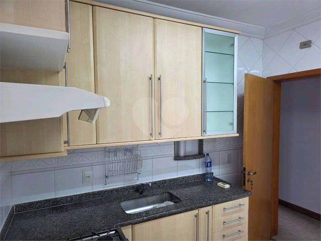 APARTAMENTO em CASA VERDE