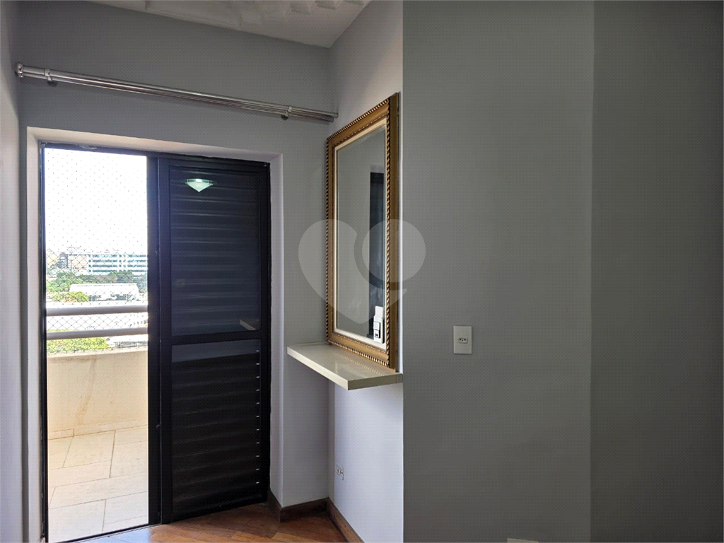 APARTAMENTO em CASA VERDE
