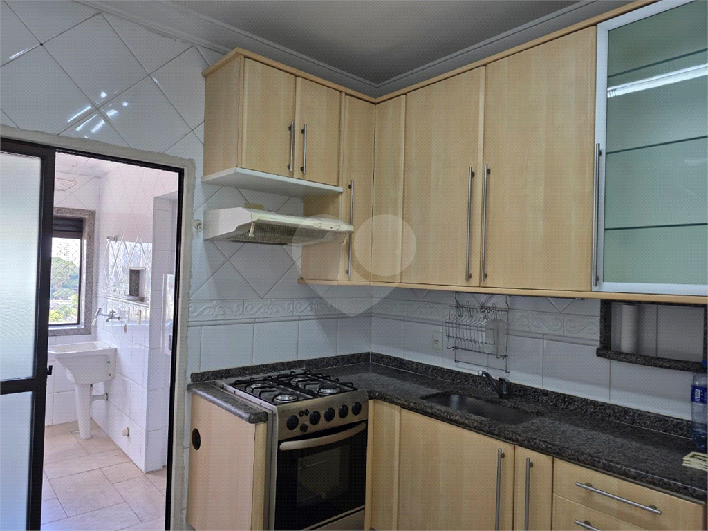 APARTAMENTO em CASA VERDE