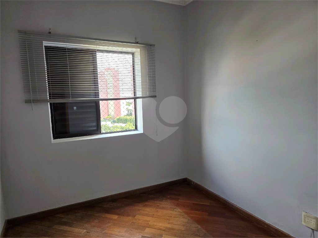 APARTAMENTO em CASA VERDE