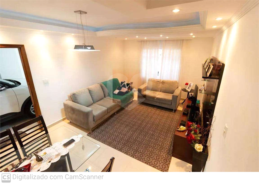 Sobrado totalmente reformado 200 m² – 3 Dormitórios, com área gourmet  e 2 Vagas na Vila Mazzei