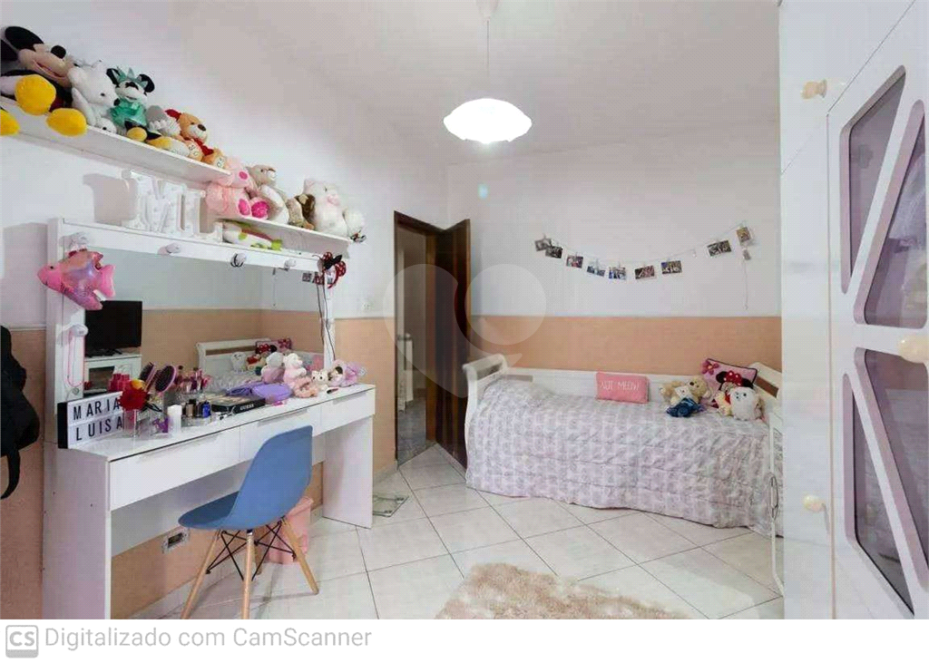 Sobrado totalmente reformado 200 m² – 3 Dormitórios, com área gourmet  e 2 Vagas na Vila Mazzei
