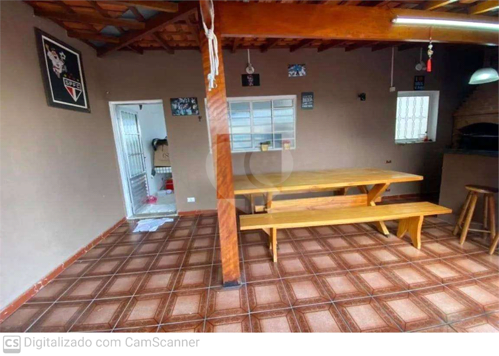 Sobrado totalmente reformado 200 m² – 3 Dormitórios, com área gourmet  e 2 Vagas na Vila Mazzei