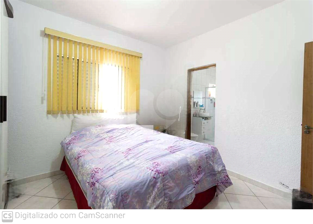 Sobrado totalmente reformado 200 m² – 3 Dormitórios, com área gourmet  e 2 Vagas na Vila Mazzei