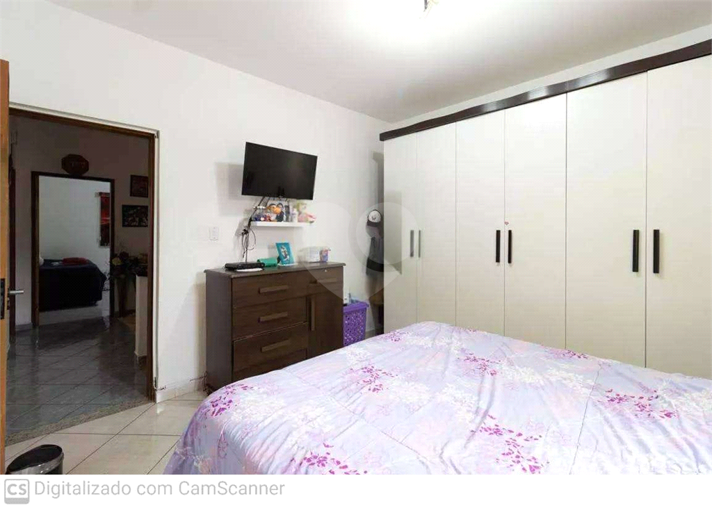 Sobrado totalmente reformado 200 m² – 3 Dormitórios, com área gourmet  e 2 Vagas na Vila Mazzei