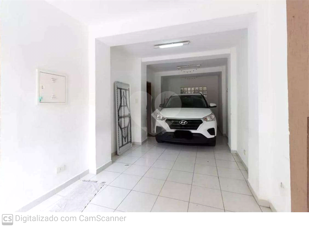 Sobrado totalmente reformado 200 m² – 3 Dormitórios, com área gourmet  e 2 Vagas na Vila Mazzei
