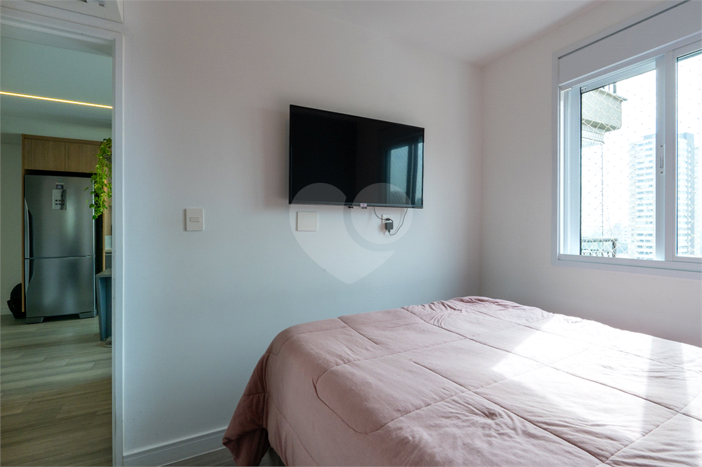 Apartamento a venda na Rua Gaspar Lourenço totalmente reformado - 2 quartos, varanda
