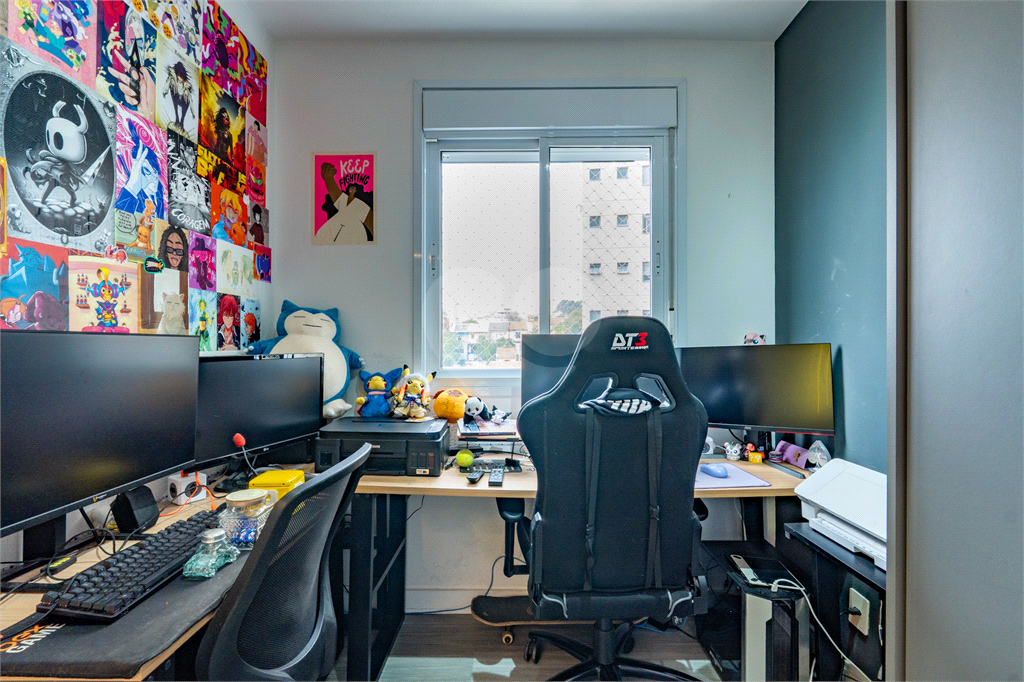 Apartamento a venda na Rua Gaspar Lourenço totalmente reformado - 2 quartos, varanda