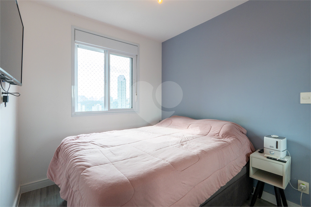 Apartamento a venda na Rua Gaspar Lourenço totalmente reformado - 2 quartos, varanda