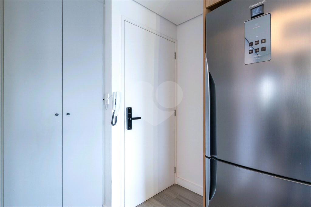 Apartamento a venda na Rua Gaspar Lourenço totalmente reformado - 2 quartos, varanda